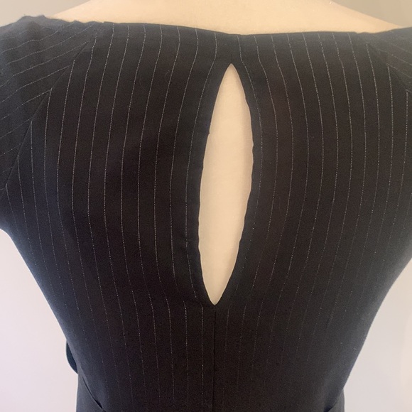 B DARLIN Black Pinstripe Wide Belt Dress Short Sleeve Side Zipper 9/10 9 10 - Picture 6 of 9